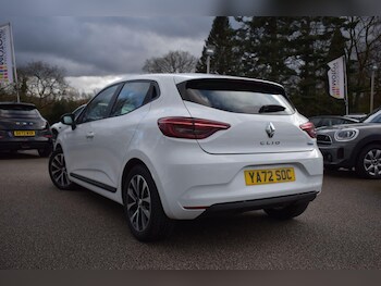 Used Renault Clio 2023 for sale - 77538460: Photo