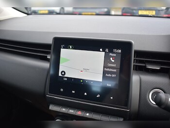 Used Renault Clio 2023 for sale - 77538460: Photo