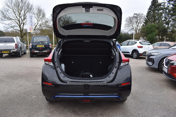 Used Nissan Leaf 2018 for sale - 74043201: Photo 5