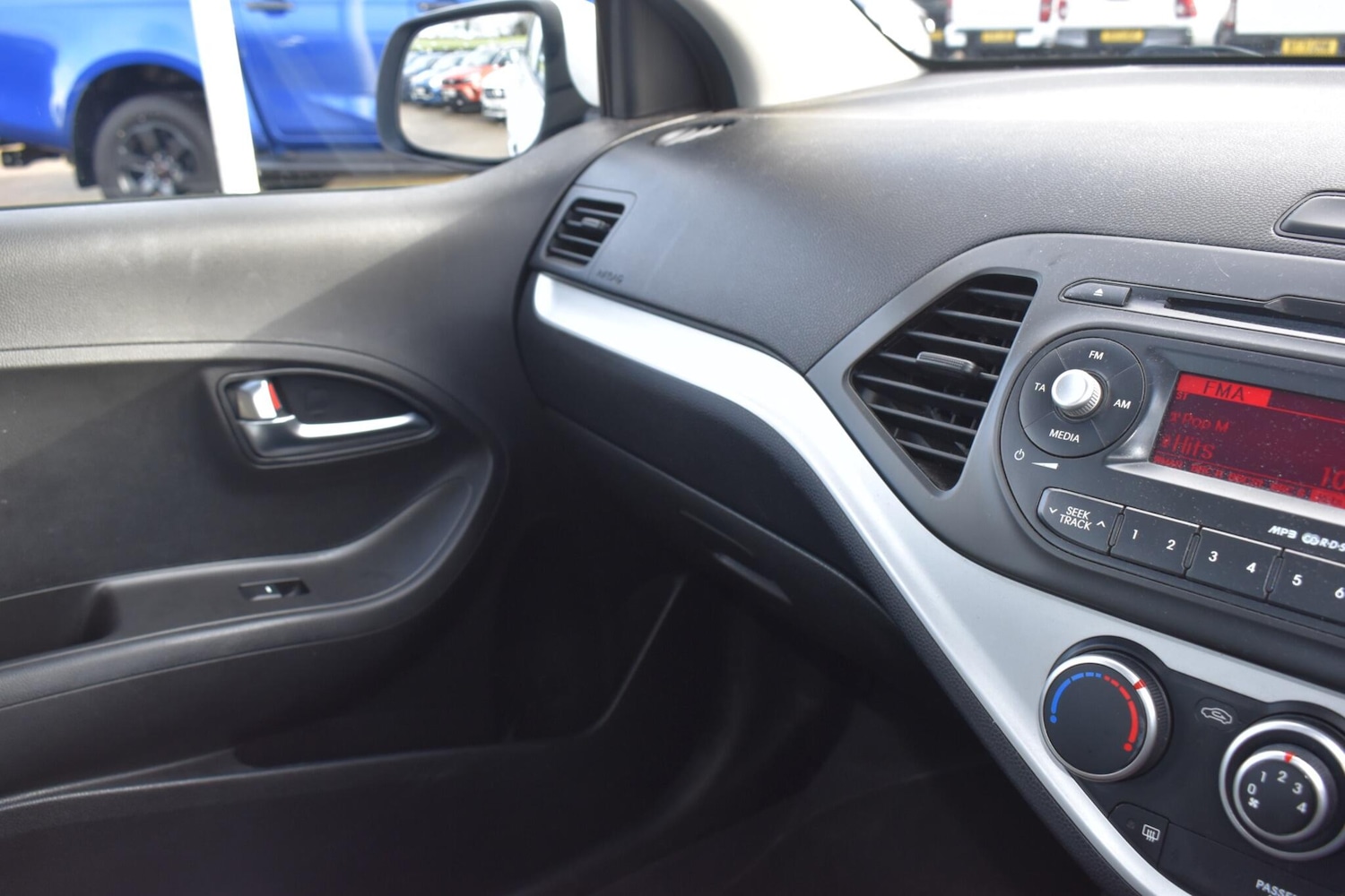 Used Kia Picanto 2011 for sale - 77238116: Photo 8