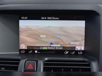 Used Volvo XC60 2017 for sale - 79577385: Photo