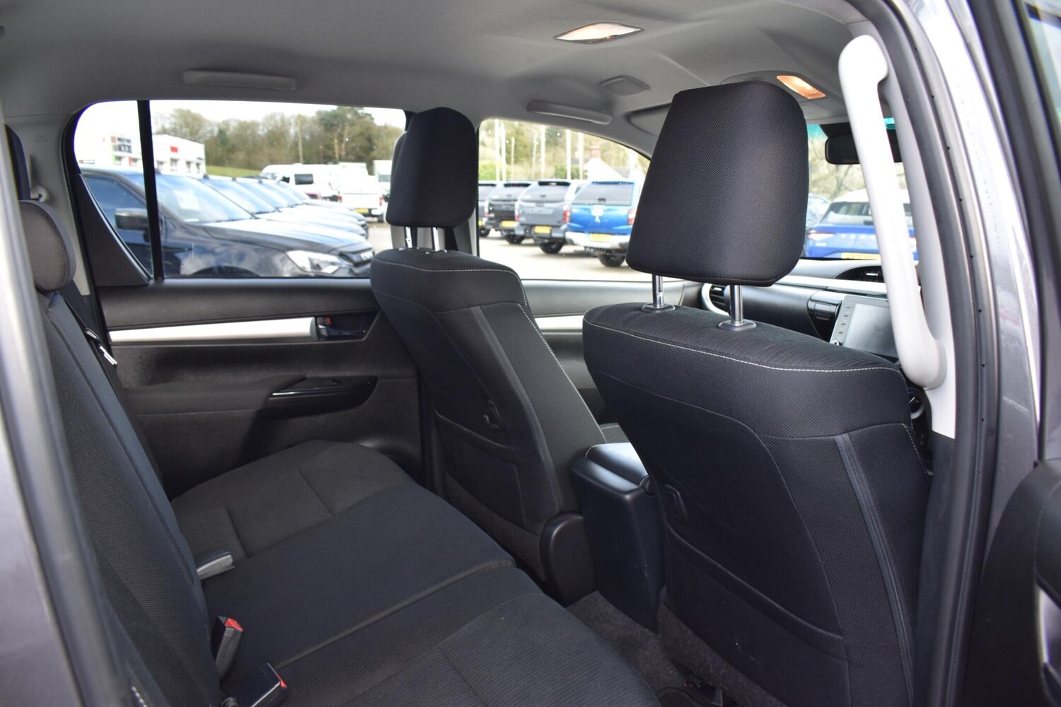 Used Toyota Hilux 2023 for sale - 78072091: Photo 11