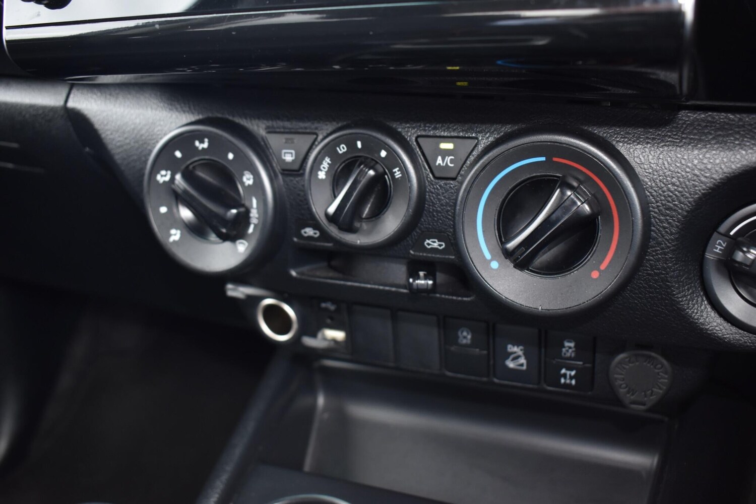 Used Toyota Hilux 2023 for sale - 78072091: Photo 19