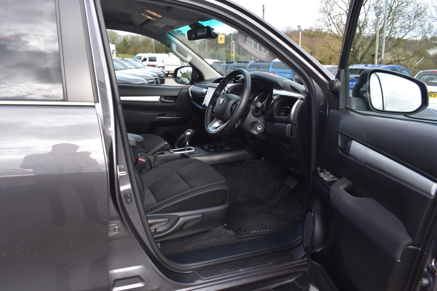 Used Toyota Hilux 2023 for sale - 78072091: Photo 4