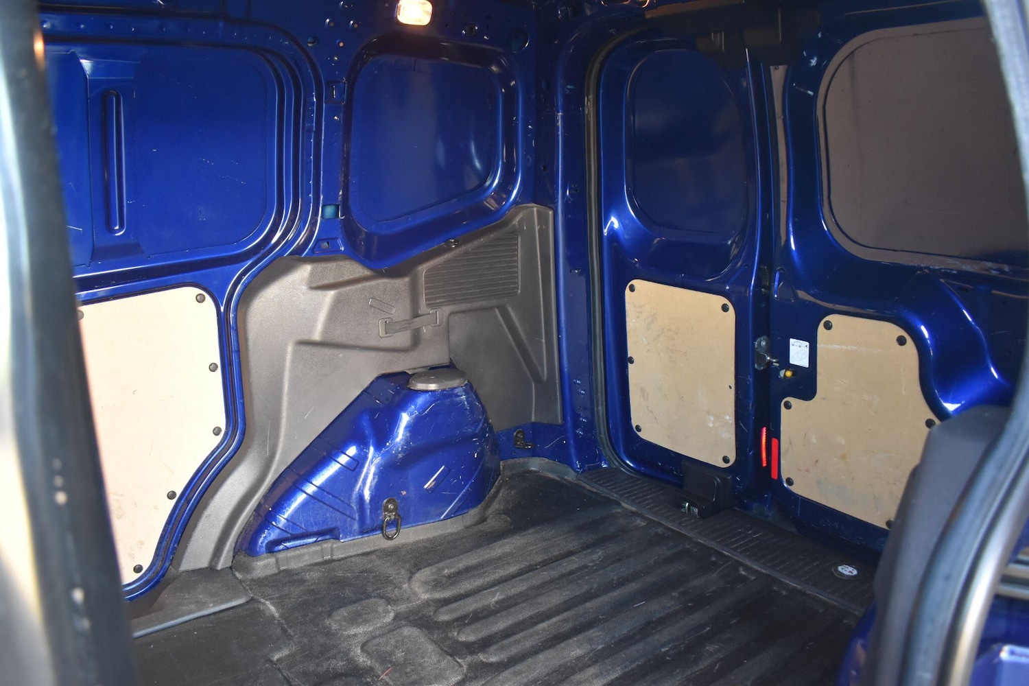 Used Ford Transit Courier 2018 for sale - 76572322: Photo 4