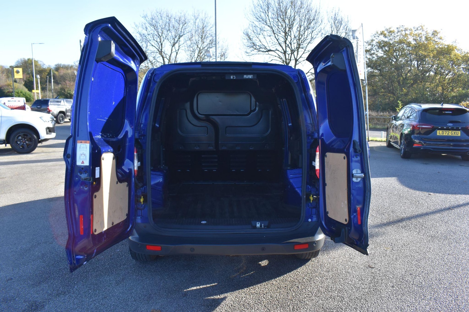 Used Ford Transit Courier 2018 for sale - 76572322: Photo 6