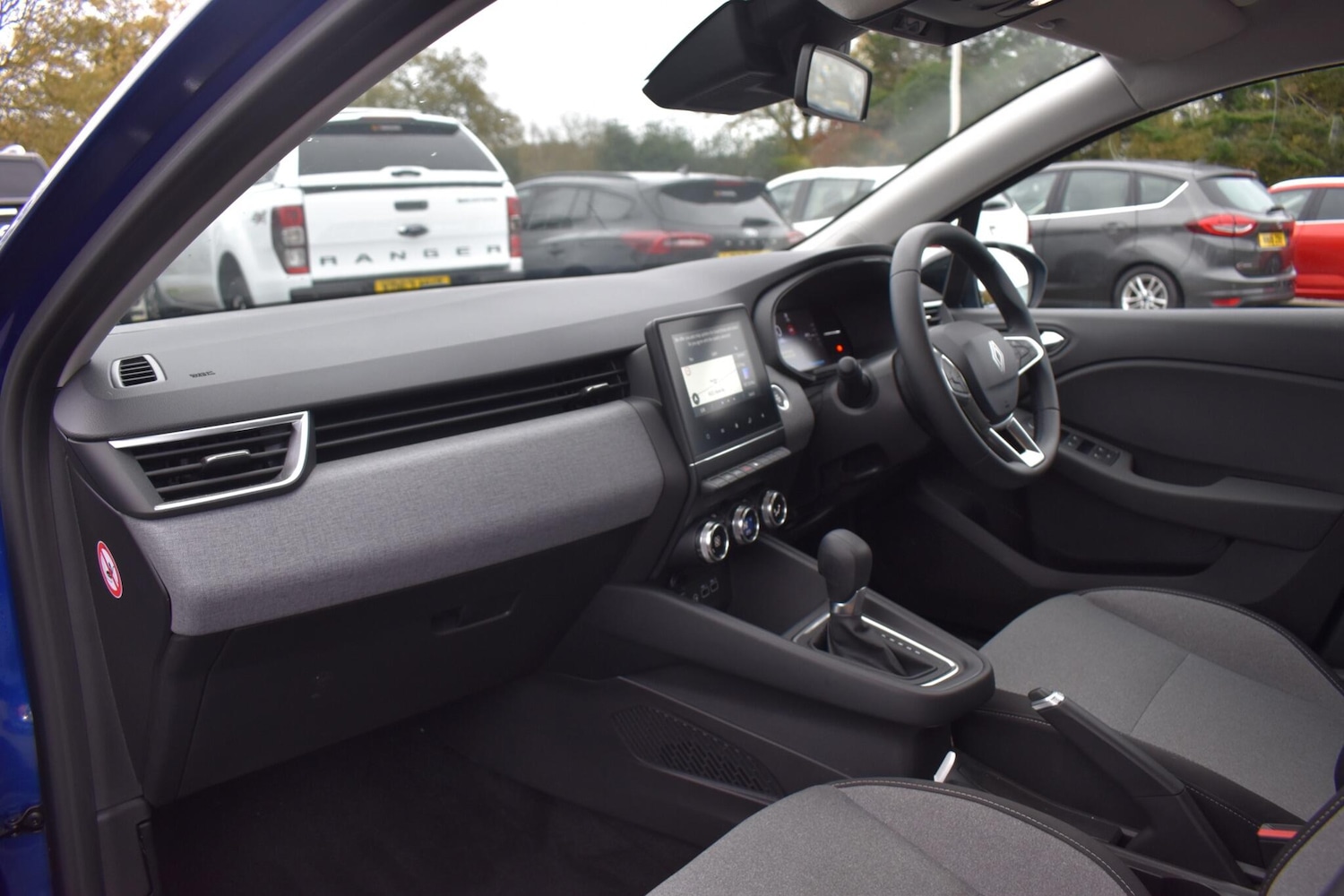 Used Renault Clio 2025 for sale - 76700982: Photo 5