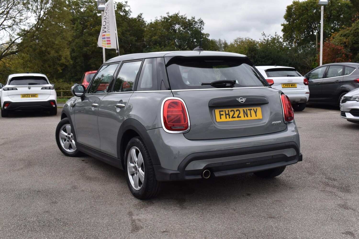 Used MINI Hatch 2022 for sale - 76200177: Photo 3