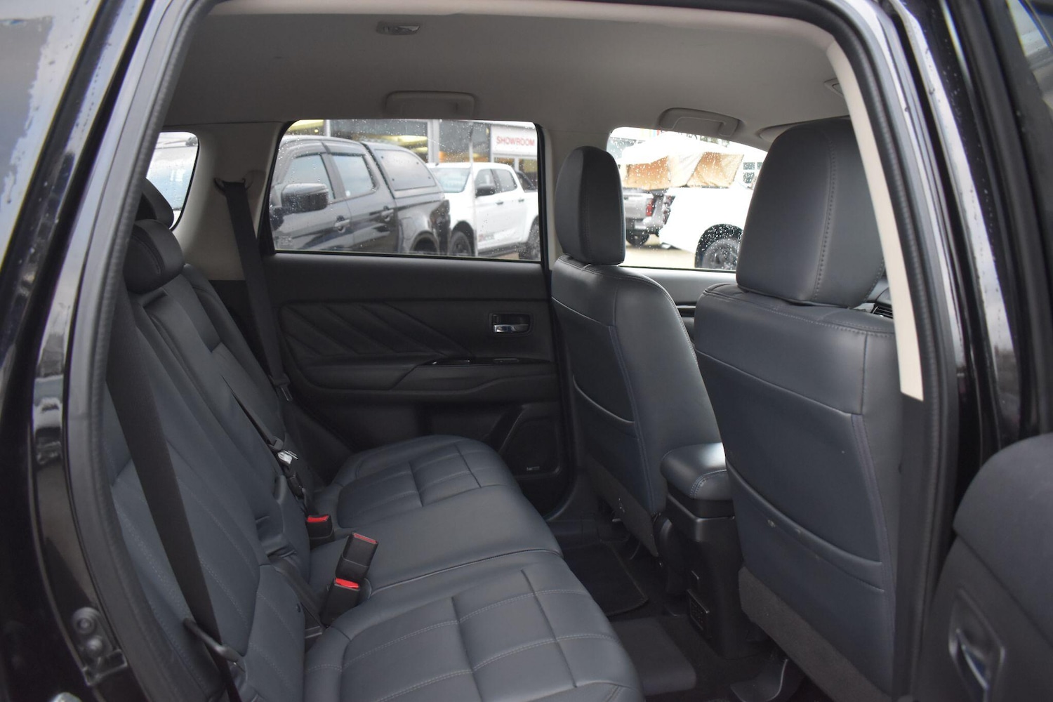 Used Mitsubishi Outlander 2018 for sale - 76584777: Photo 4