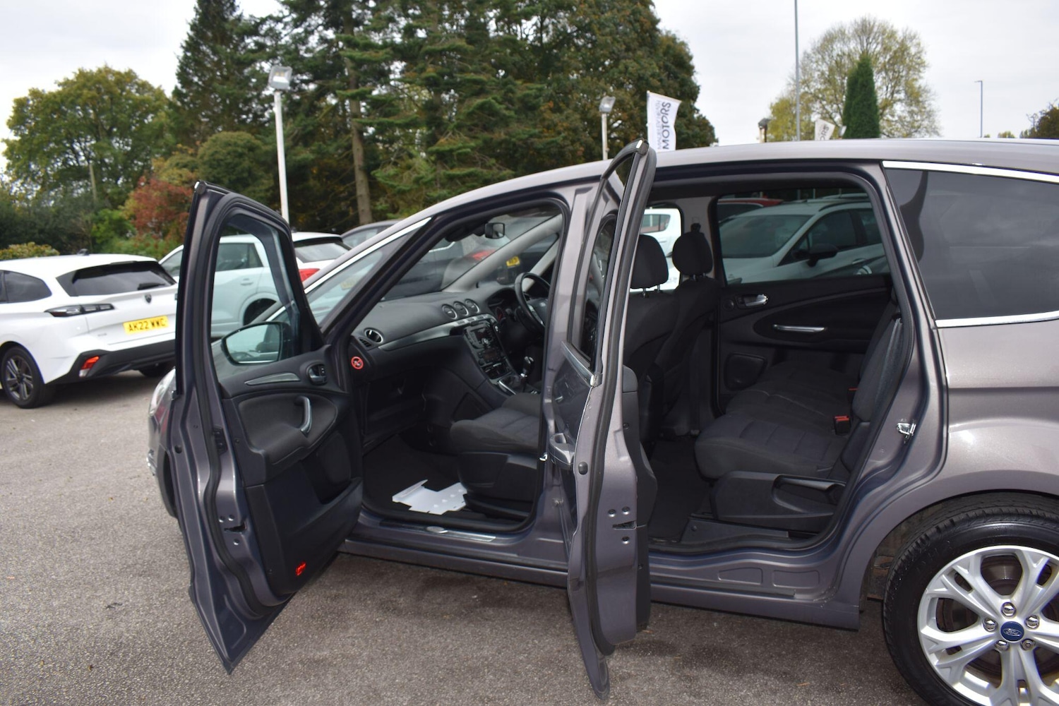 Used Ford S-Max 2014 for sale - 76307069: Photo 4