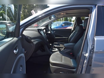 Used Hyundai Santa Fe 2016 for sale - 79158332: Photo