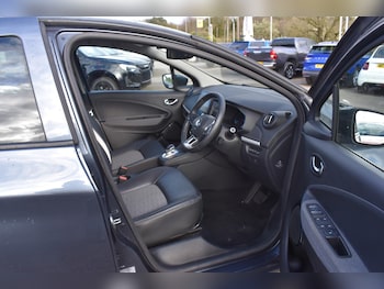 Used Renault Zoe 2021 for sale - 78047622: Photo