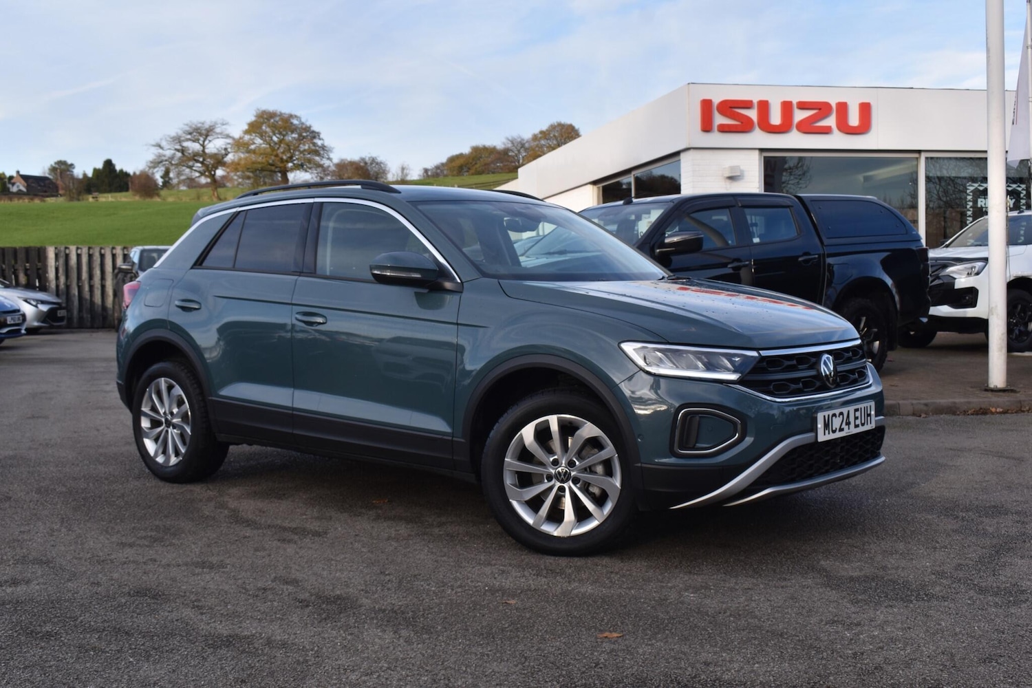 Used Volkswagen T-Roc 2024 for sale - 76658619: Photo 1
