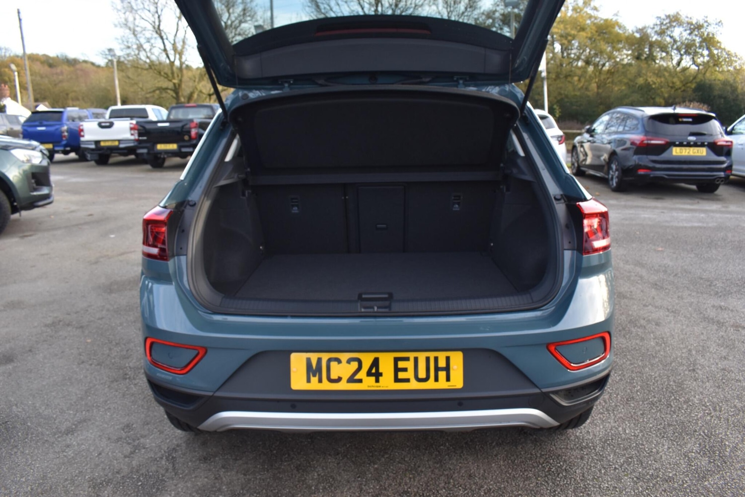 Used Volkswagen T-Roc 2024 for sale - 76658619: Photo 11