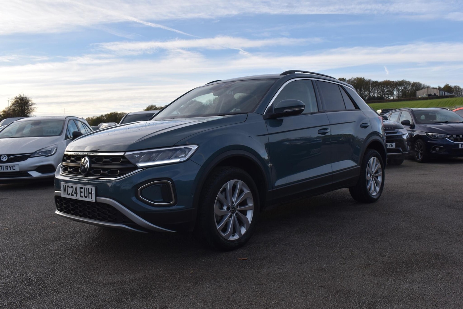 Used Volkswagen T-Roc 2024 for sale - 76658619: Photo 16