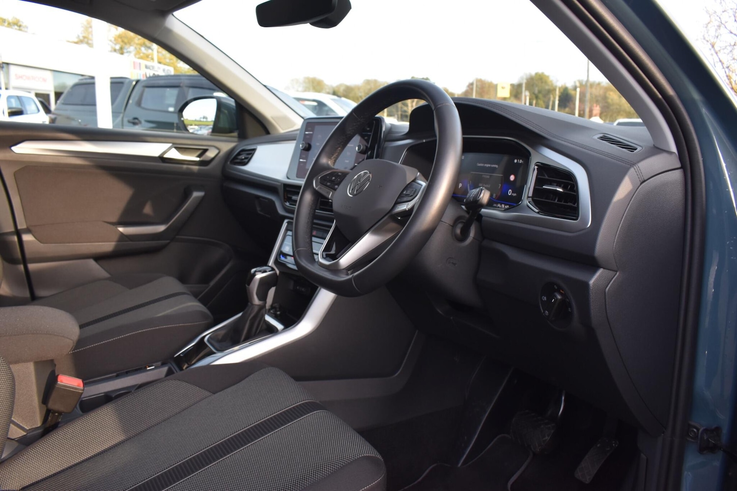 Used Volkswagen T-Roc 2024 for sale - 76658619: Photo 31