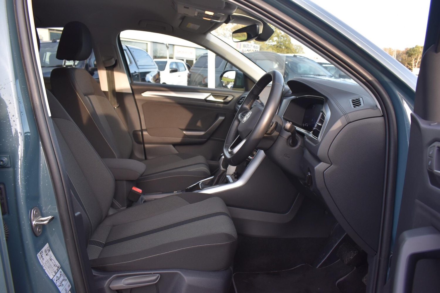 Used Volkswagen T-Roc 2024 for sale - 76658619: Photo 32