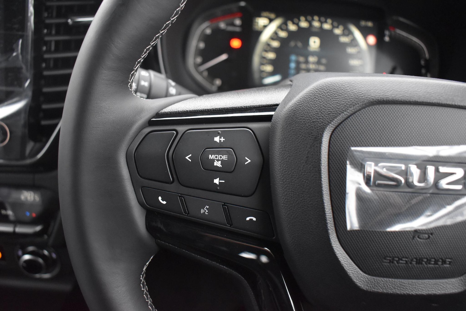 Used Isuzu D-Max 2025 for sale - 77120832: Photo 9