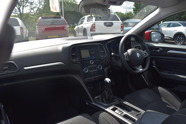 Used Renault Megane 2019 for sale - 75520449: Photo 4