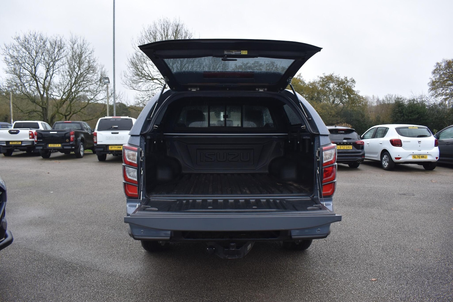 Used Isuzu D-Max 2025 for sale - 76688788: Photo 8