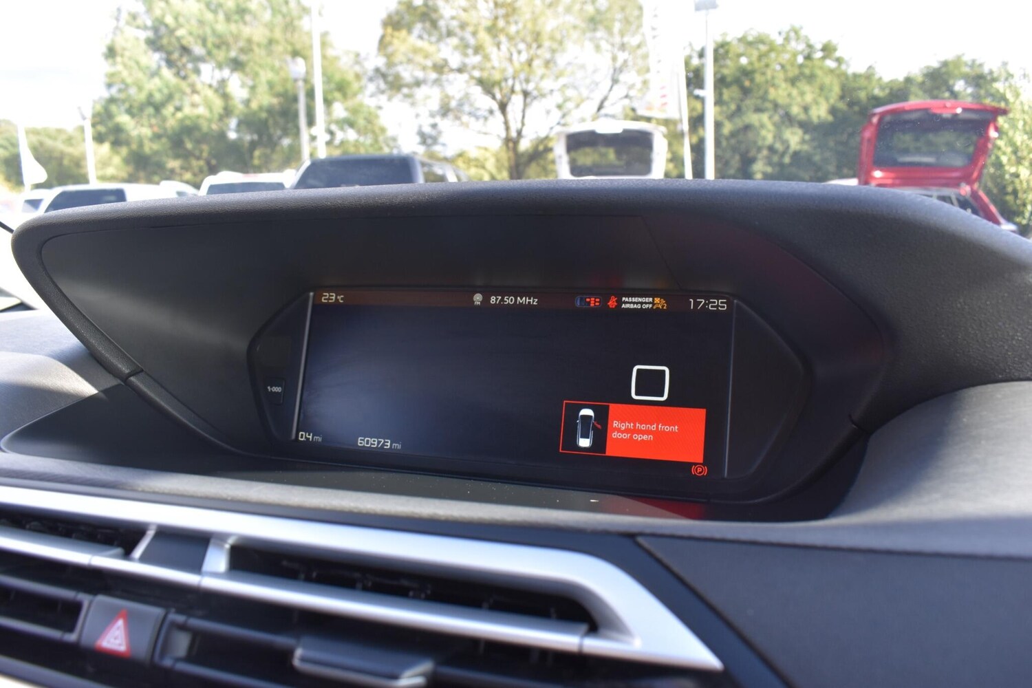 Used Citroen C4 Grand Picasso 2019 for sale - 76987797: Photo 27