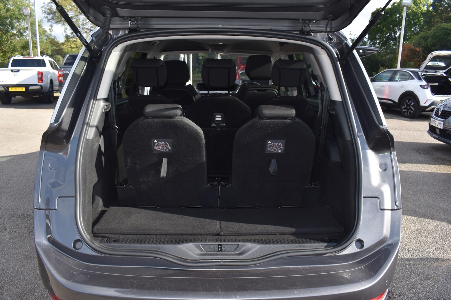 Used Citroen C4 Grand Picasso 2019 for sale - 76987797: Photo 8