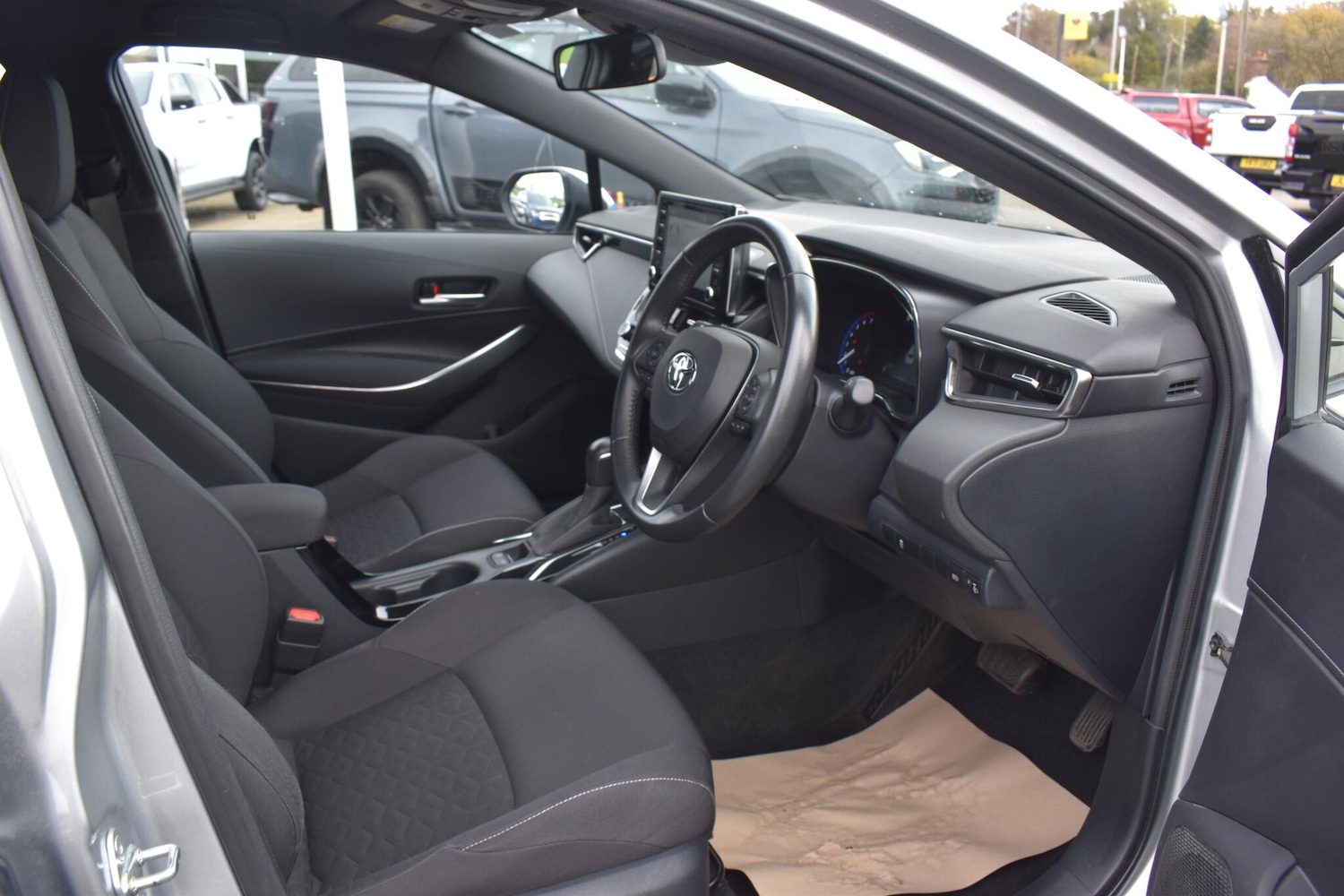 Used Toyota Corolla for sale - 76990701: Photo 9