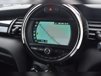 Used MINI Hatch 2018 for sale - 76987796: Photo