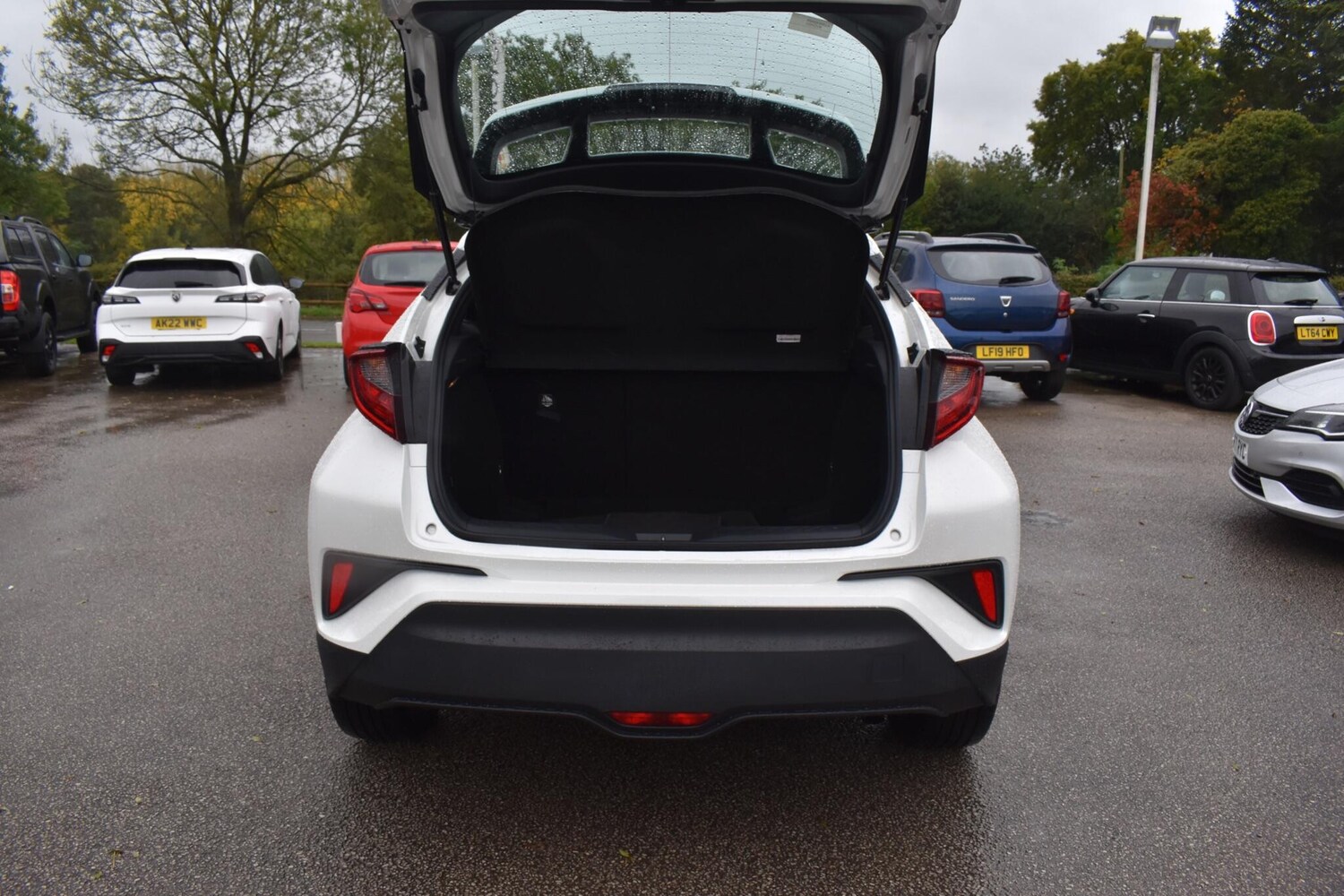 Used Toyota C-HR 2020 for sale - 76152393: Photo 7