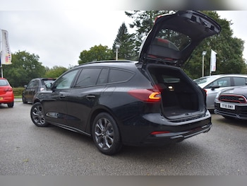 Used Ford Focus 2022 for sale - 76151810: Photo