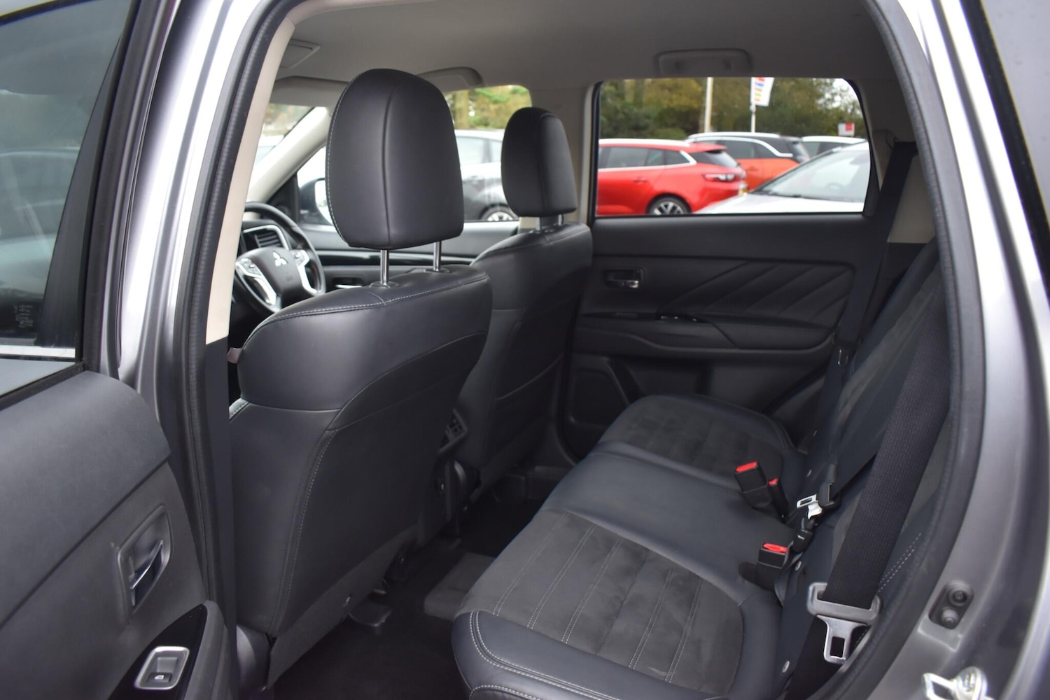 Used Mitsubishi Outlander for sale - 76990120: Photo 11