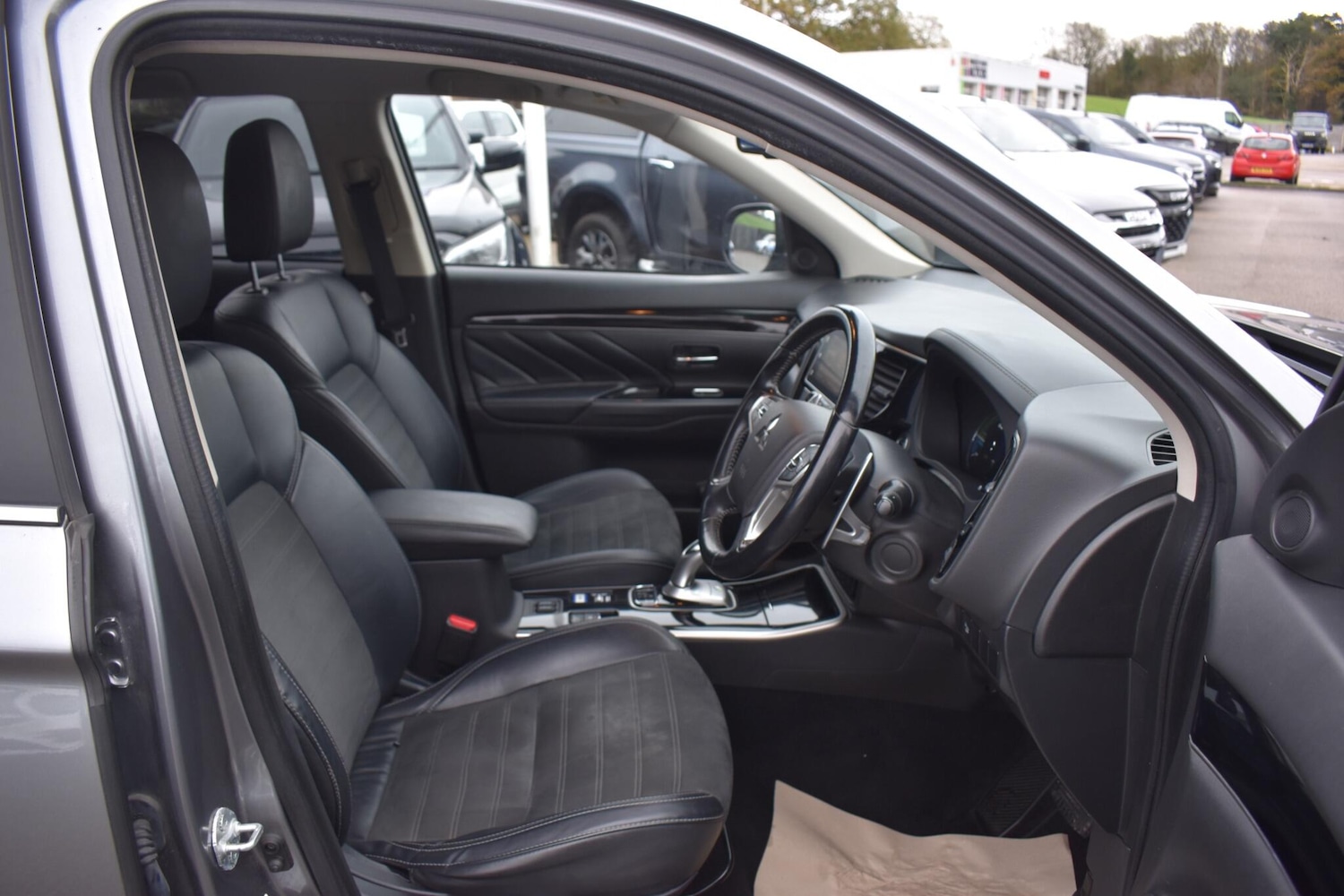 Used Mitsubishi Outlander for sale - 76990120: Photo 28