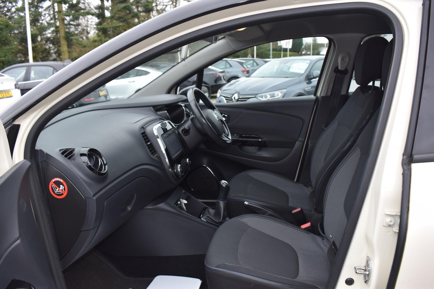 Used Renault Captur for sale - 77794198: Photo 4