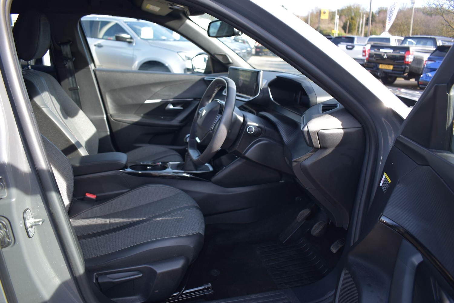 Used Peugeot 2008 2023 for sale - 77537420: Photo 15