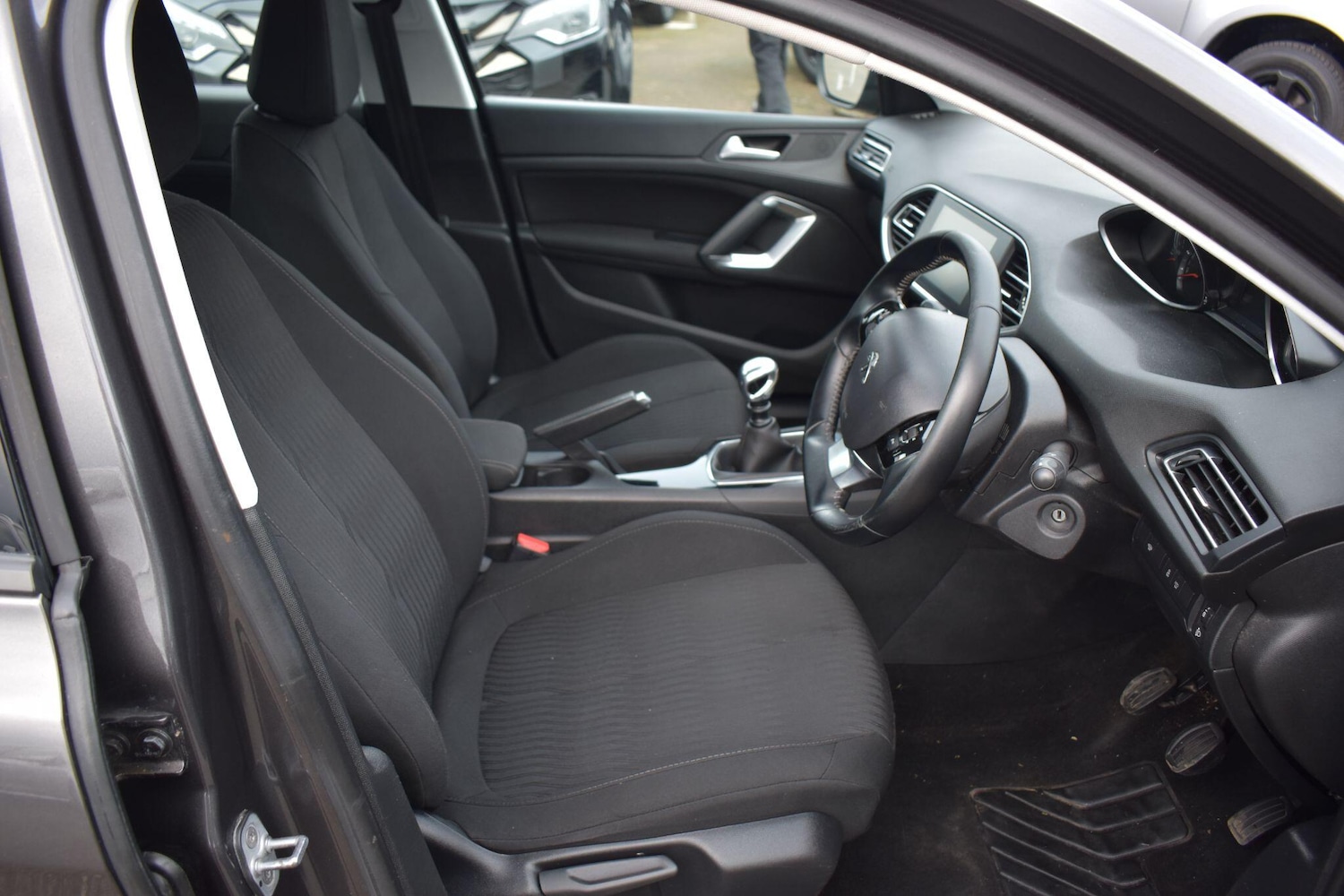 Used Peugeot 308 2017 for sale - 77611671: Photo 7