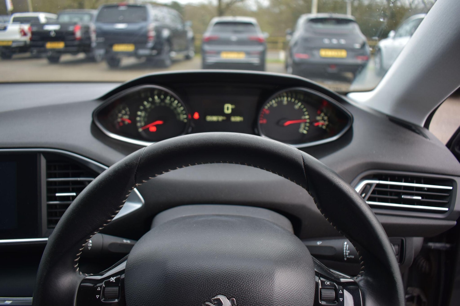 Used Peugeot 308 2017 for sale - 77611671: Photo 8