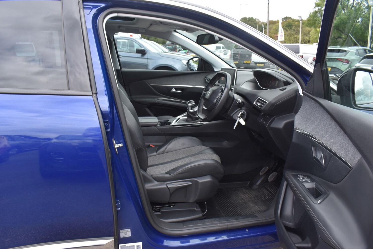 Used Peugeot 3008 2017 for sale - 76073015: Photo 6