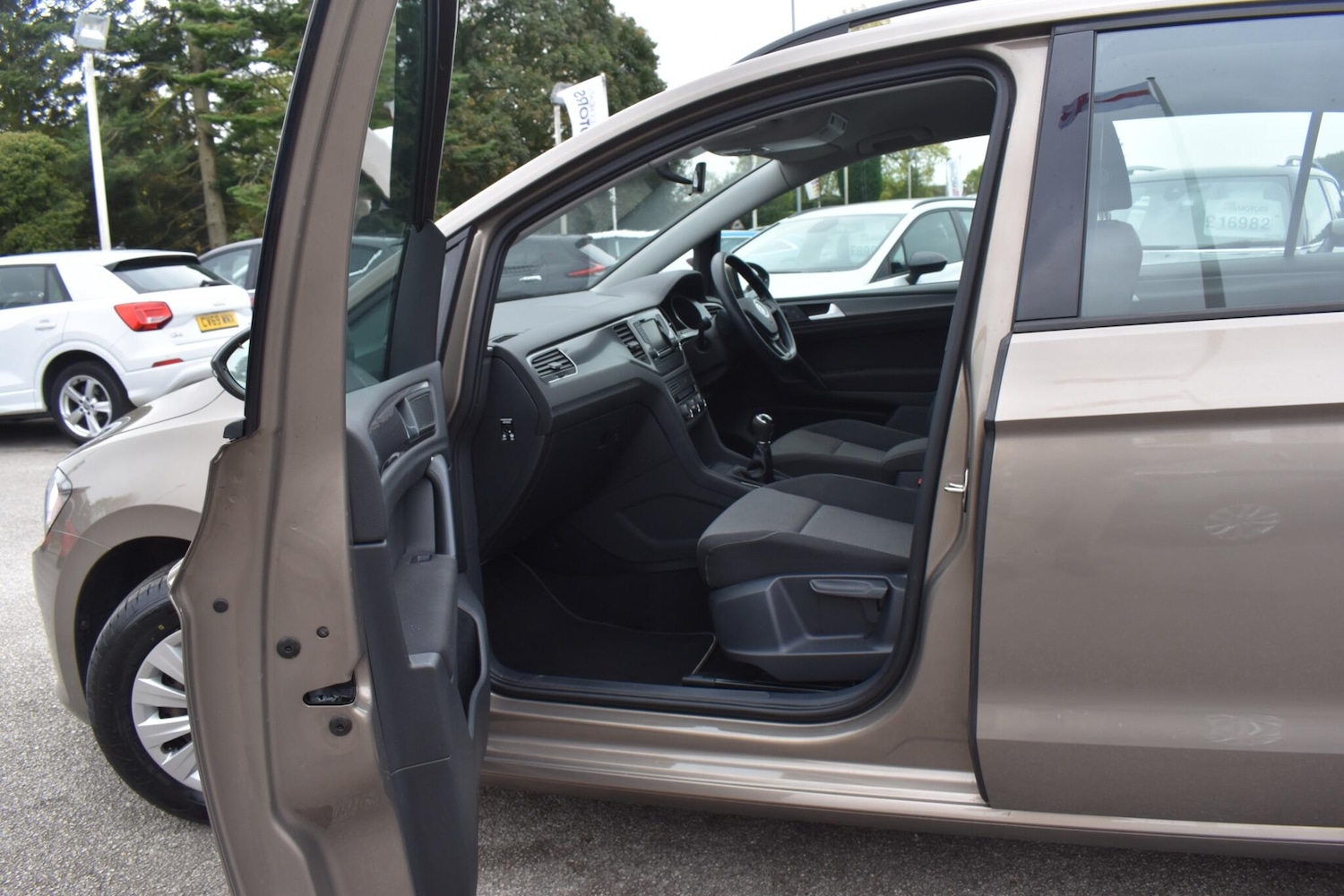 Used Volkswagen Golf SV 2014 for sale - 76239177: Photo 4