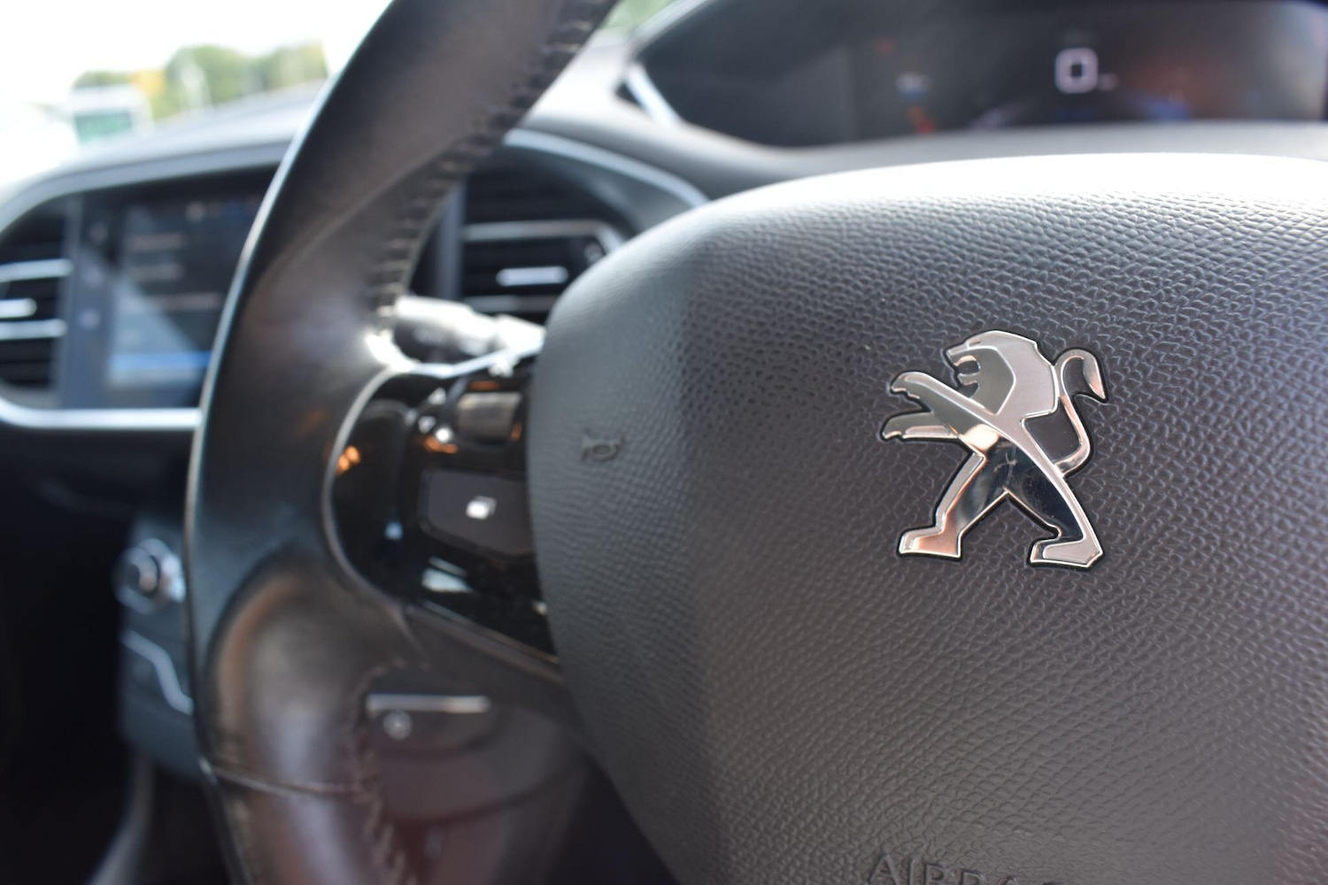 Used Peugeot 308 SW 2021 for sale - 76001300: Photo 23
