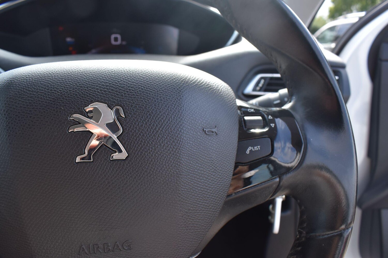 Used Peugeot 308 SW 2021 for sale - 76001300: Photo 24