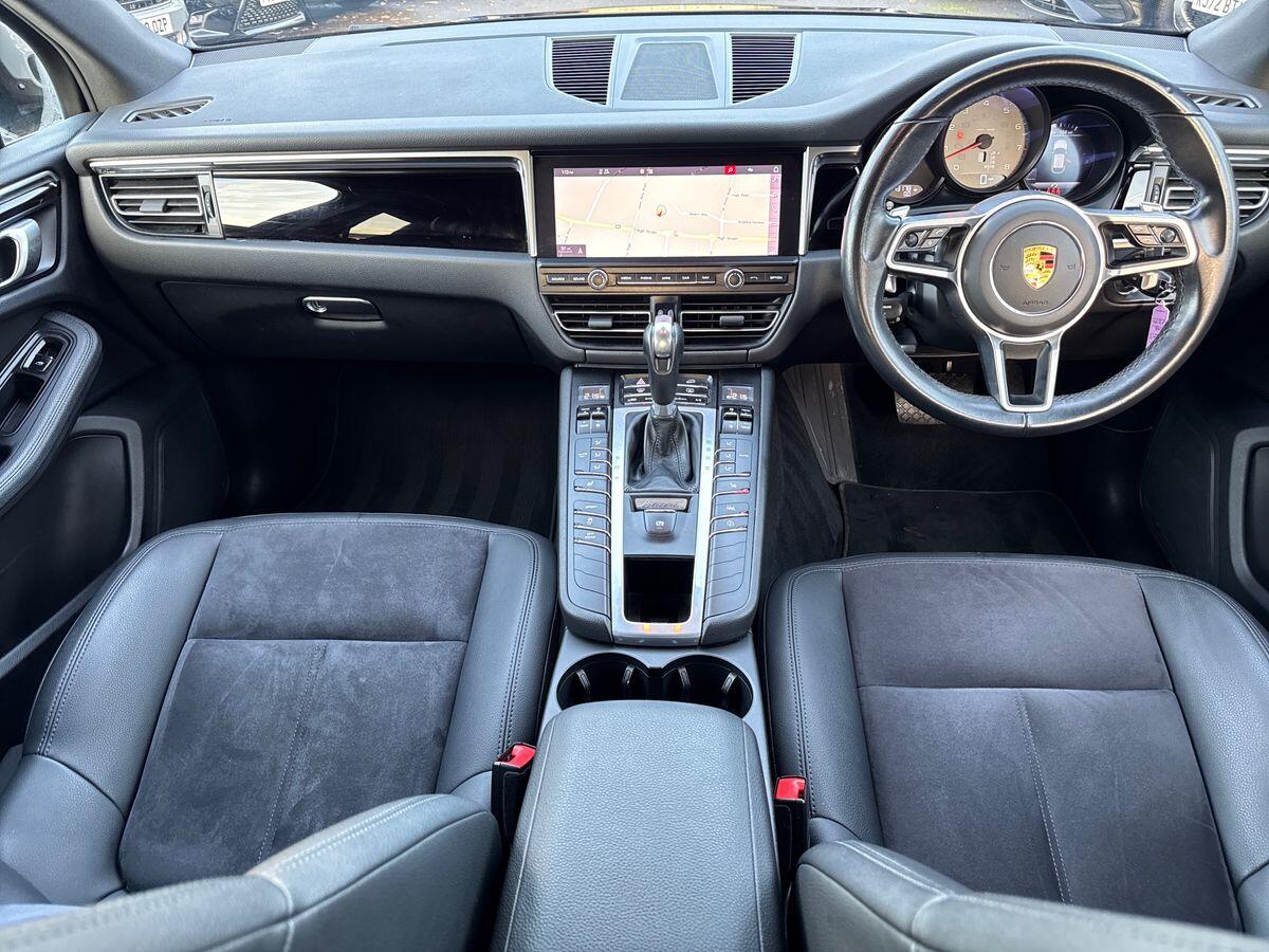 Used Porsche Macan 2020 for sale - 77016819: Photo 10