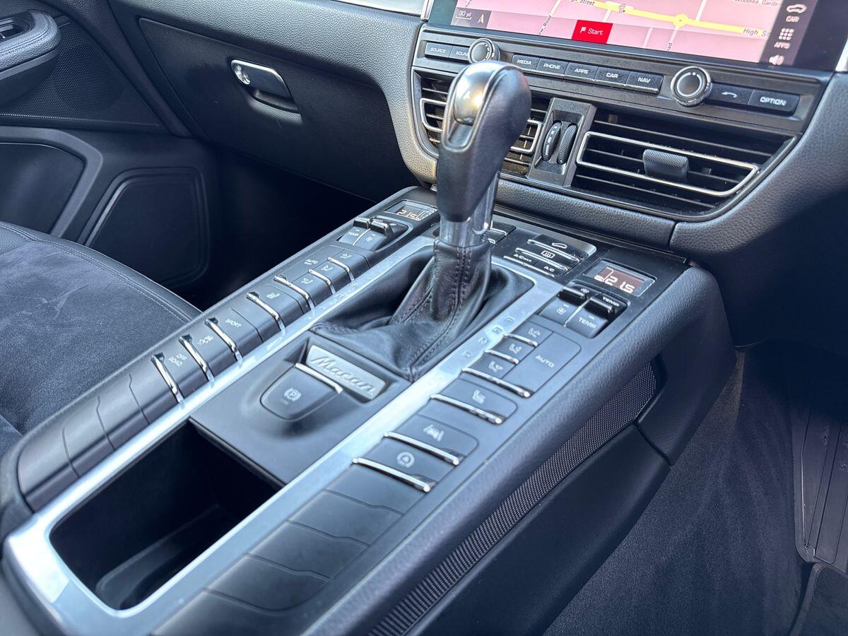 Used Porsche Macan 2020 for sale - 77016819: Photo 19