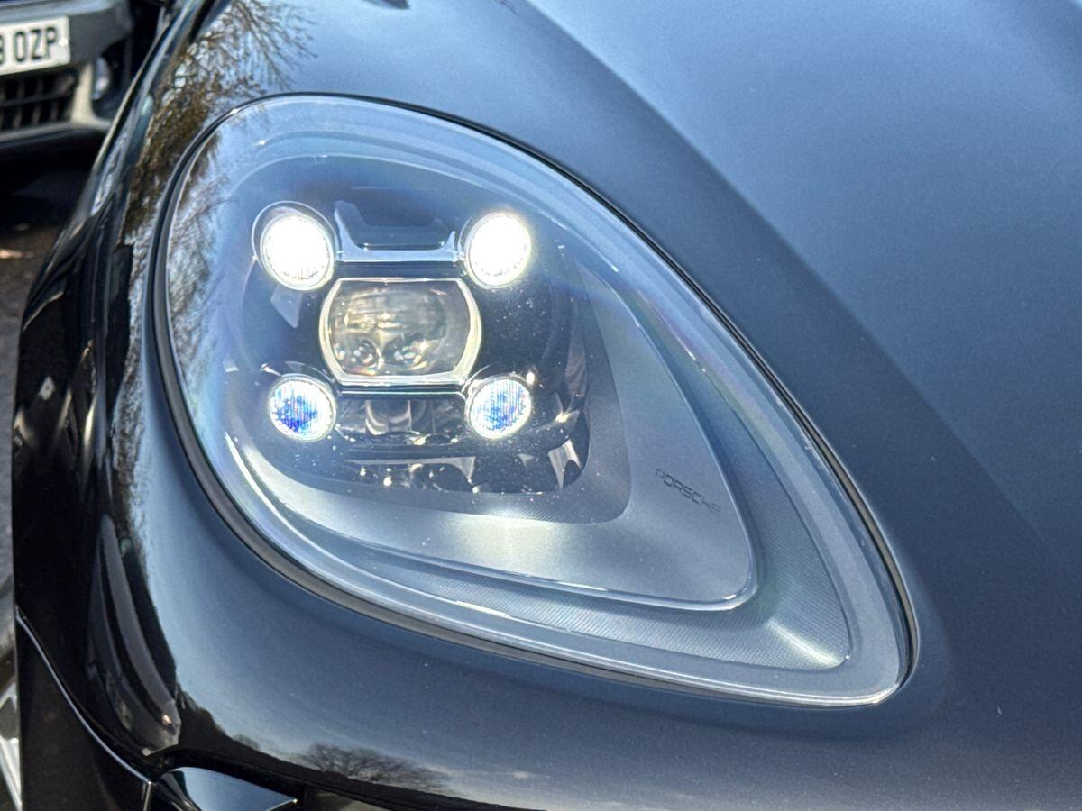 Used Porsche Macan 2020 for sale - 77016819: Photo 21