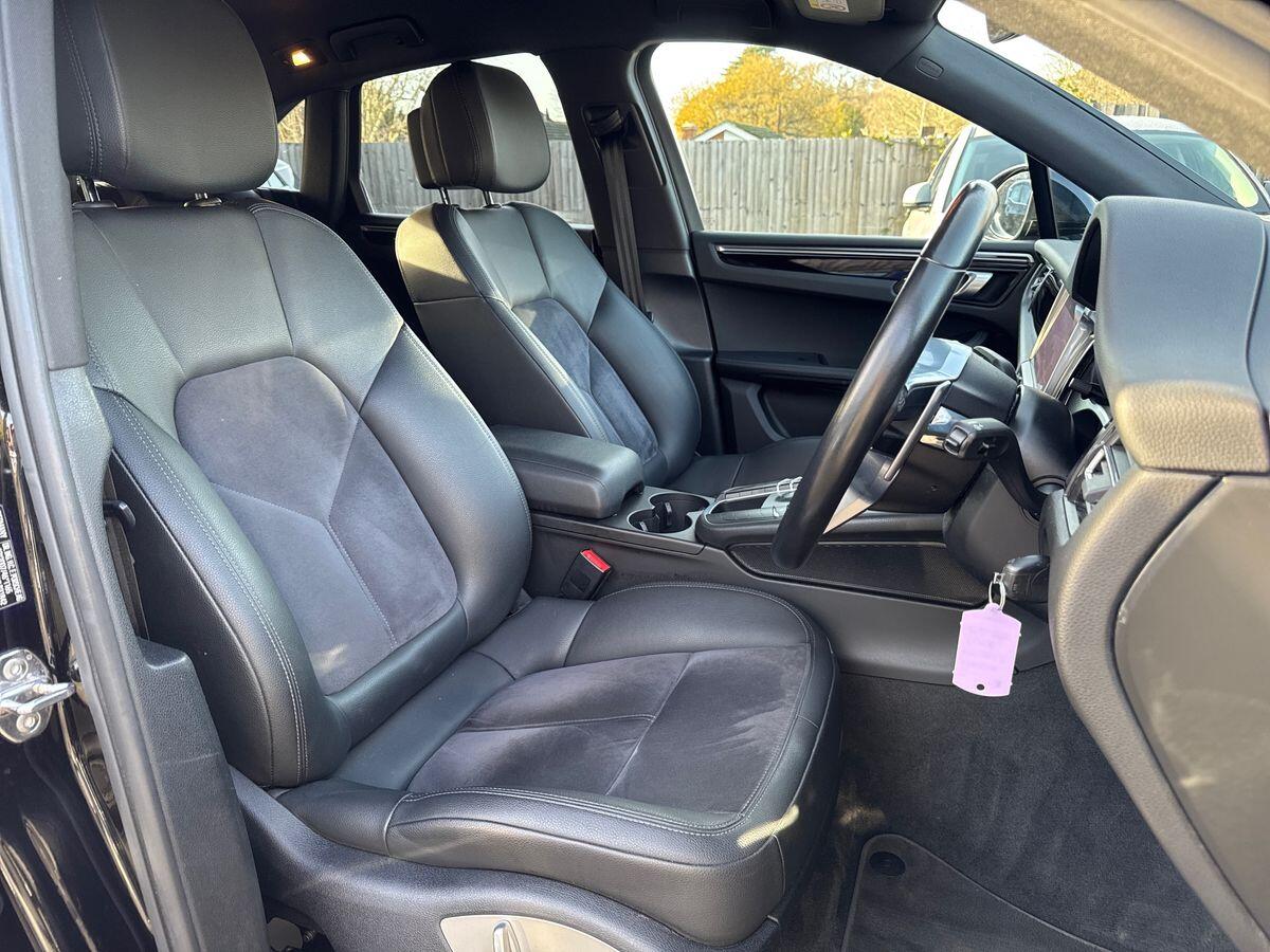 Used Porsche Macan 2020 for sale - 77016819: Photo 26