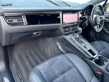 Used Porsche Macan 2020 for sale - 77016819: Photo