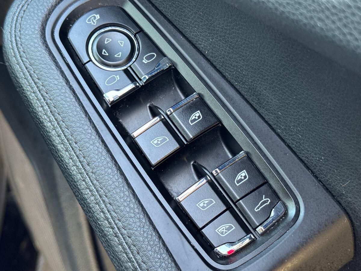 Used Porsche Macan for sale - 77646396: Photo 32