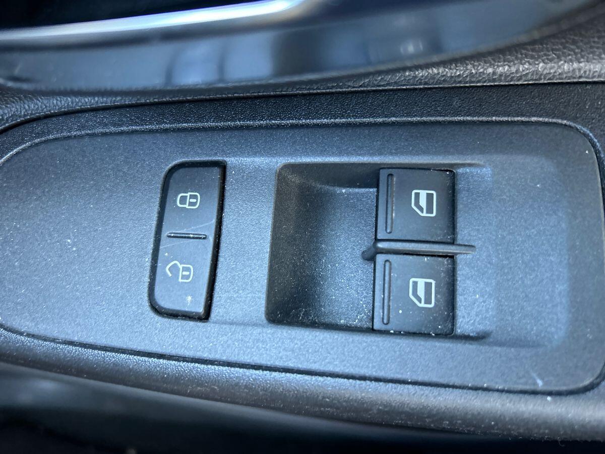 Used Volkswagen up! 2016 for sale - 77723646: Photo 28