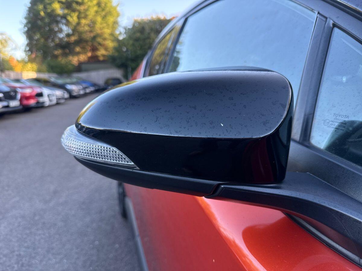 Used Toyota C-HR 2020 for sale - 76020229: Photo 23