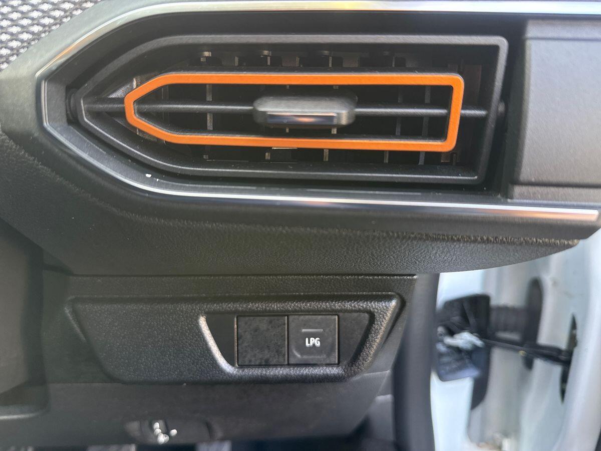 Used Dacia Sandero Stepway 2022 for sale - 76398673: Photo 27