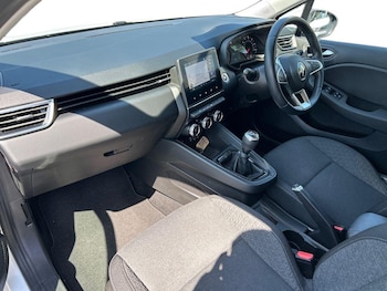 Used Renault Clio 2022 for sale - 78728728: Photo